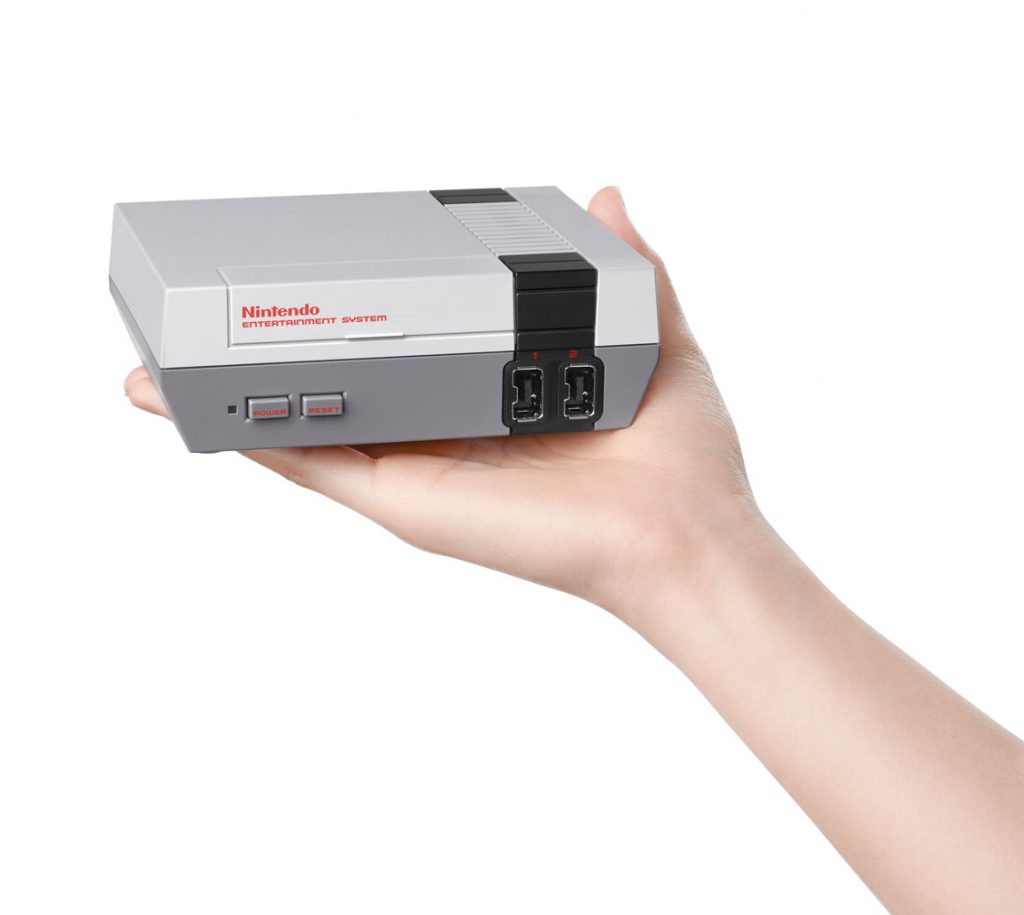 Nintendo_Classic_Mini_NES_1_(2)